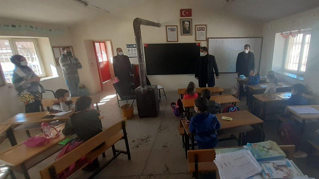 İlçe Milli Eğitim Müdürümüzün Köy Okullarına Ziyaretleri Devam Ediyor