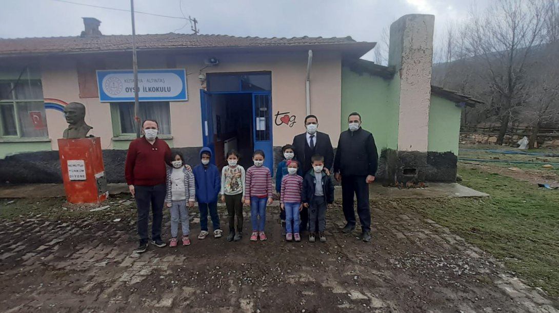 İlçe Milli Eğitim Müdürümüz İsmail GÜVEN'in Köy Okullarına Ziyaretleri Sürüyor