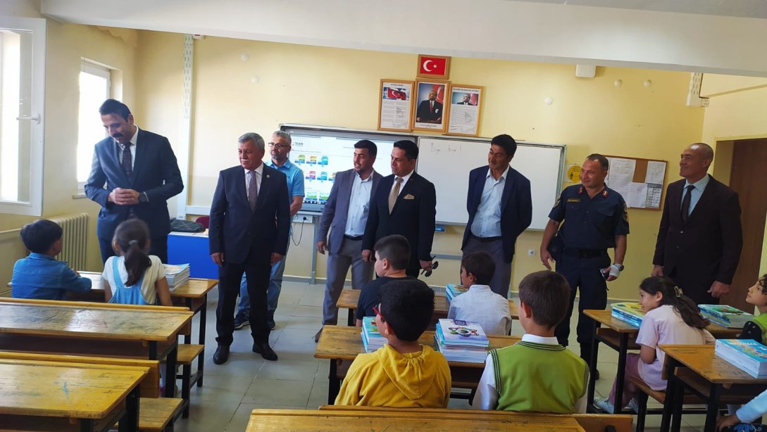 Çayırbaşı Şehit Yaşar Çakır İlk ve Ortaokulu ziyaret edildi. 