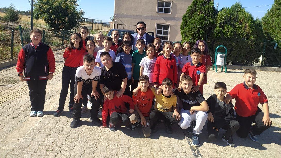 Mustafa Kemal Ortaokulu öğrencilerinin yeni eğitim yılı heyecanına ortak olduk. 